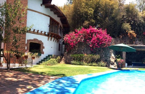 Monte Alto House | Casa los Cuatro Manguitos for 10 guests 5 min away from lake & downtown