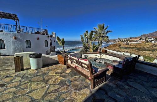 Playas de Rosarito Villa | Casa Lunita - Oceanfront, Pool and Jacuzzi