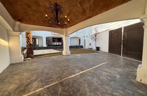 Parras de la Fuente House | Casa María, Elegant Modern Retreat with Private Pool