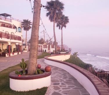 Playas de Rosarito Hotel | Casa Mar Verde - Oceanfront Penthouse - Pool & Jacuzzi