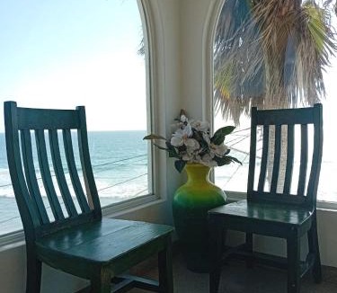 Playas de Rosarito Hotel | Casa Mar Verde - Oceanfront Penthouse - Pool & Jacuzzi