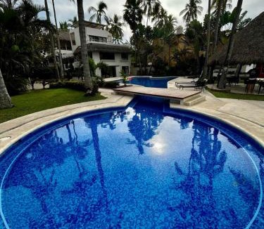North End House | Casa Mara Beachfront Villa - Pool & Sunset Views