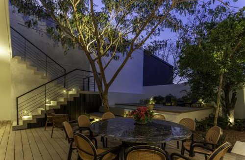 Zona Paseo Montejo House | Casa Naranjas Design home with Pool and Jacuzzi