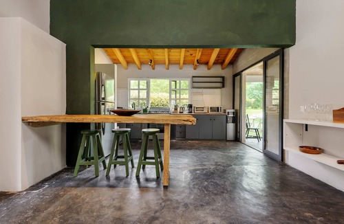 Valle de Bravo House | Casa Padel - Tranquil Retreat Next to Paddle Court Casa Padel -