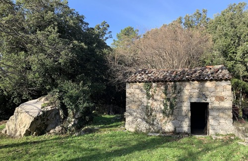 Tavera House | Casa Rossa is a large family house surrounded by greenery!