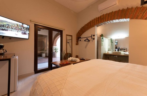 Downtown Puerto Vallarta Hotel | Casa Victoria Malecon - Only Adults