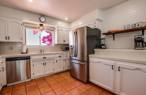 Mountain Gardens Estates House | Casita Blanca -Serene Desert Retreat
