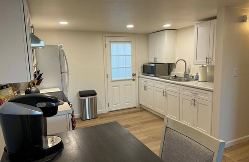Colonia Del Valle Apartment | Central East 1BR/1Bath Near Hospitals & Mall
