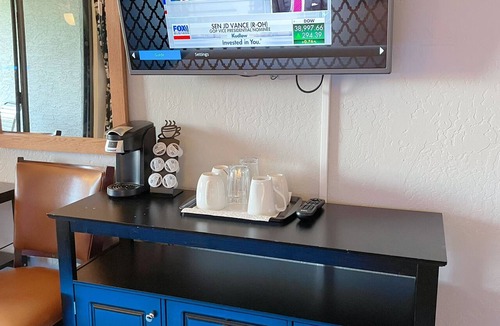 Inner Circle Condo | Central Scottsdale Suite Close to dining & more