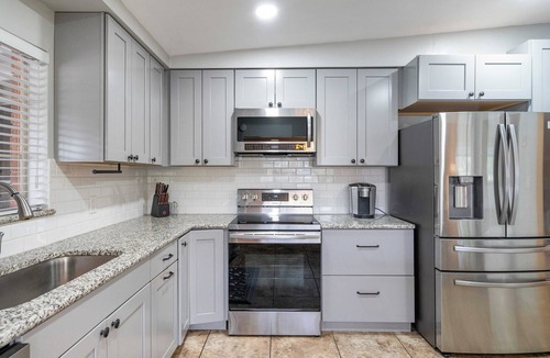Vista Del Monte House | Central Tucson Gem w/Porch, Patio & Park Access