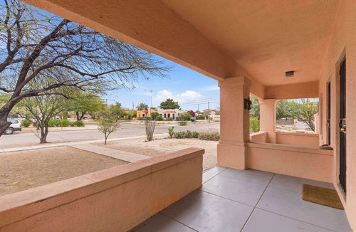 Feldman's House | Central Tucson Summer Retreat | Near UofA