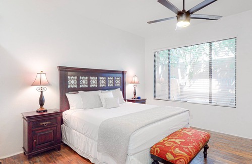 Campus Farm Apartment | Centrally Located Studio W/ Putting Green, Shared Pool, Fitness Gym & Free WiFi!