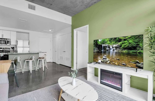 Evans Churchill Apartment | Centric 3BR |In HEART of DTPHX|Pool+Free Parking
