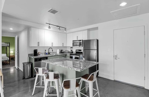 Evans Churchill Apartment | Centric 3BR |In HEART of DTPHX|Pool+Free Parking