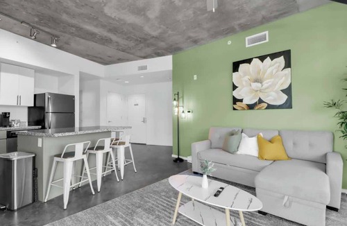 Evans Churchill Apartment | Centric 3BR |In HEART of DTPHX|Pool+Free Parking