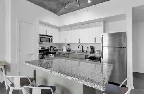 Evans Churchill Apartment | Centric 3BR |In HEART of DTPHX|Pool+Free Parking