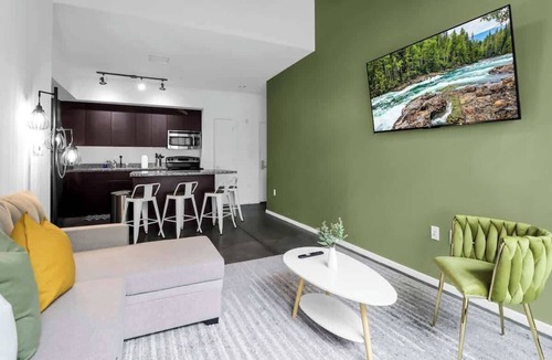 Evans Churchill Apartment | Centric 4BR |In HEART of DTPHX|Pool+Free Parking