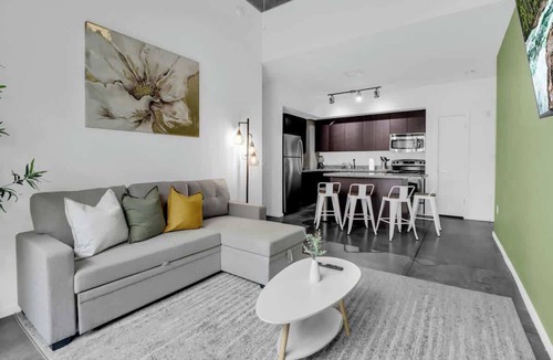 Evans Churchill Apartment | Centric 4BR |In HEART of DTPHX|Pool+Free Parking