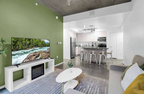 Evans Churchill Apartment | Centric 4BR |In HEART of DTPHX|Pool+Free Parking