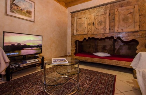 Les Tines Ski Chalet | Chalet, 2nd floor, terrace, balcony, fireplace or stove, parking, tv, 210m², Chamonix