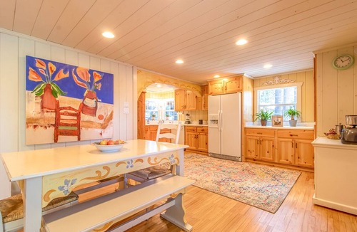 Idyllwild House | Chalet Scenic- Artist Owned -Scandinavian-Styled