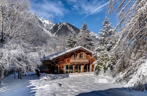 Chamonix-Mont-Blanc Ski Chalet | Chalet with Mont Blanc Views, Hot Tub & Separate Apt