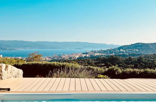 Ajaccio House | CHAMBRE 3 CASA LC vue mer PISCINE SPA