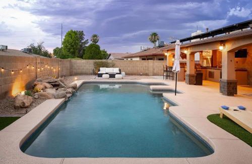 Deer Valley House | Champions Oasis Home - Near the Stadui2007m withPool & Grill