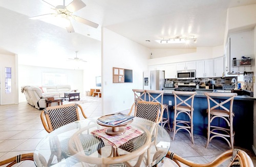 Colonias La Canada House | Chapala Court: 3BD/2BA w/Fire Pit & Hot Tub