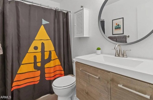 South Scottsdale Villa | Chaparral Charmer | 3BR | Pool | Bikes | King bed!