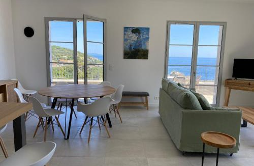 Mausoleo House | CHAPEAU LES ARTISTES
