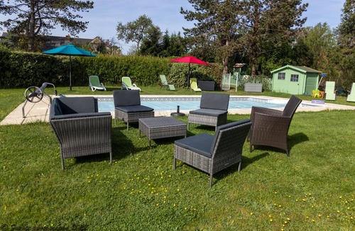 Monteaux Cottage | Character Accommodation, 2-4 guests, Heated Pool In The Heart Of Val de Loire