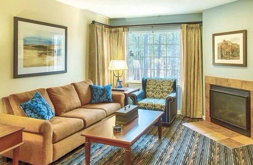 Pinetop Resort | Charming 2-bedroom resort in superb Pinetop-Lakeside with WiFi