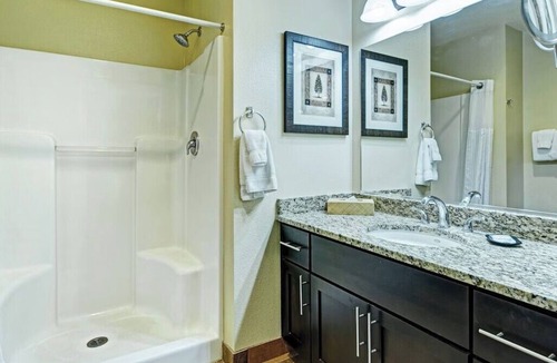 Pinetop Resort | Charming 2-bedroom resort in superb Pinetop-Lakeside with WiFi