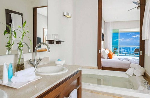 Las Jarretaderas Resort | Charming 2-bedroom Suite with fitness room and AC in gorgeous Nuevo Vallarta