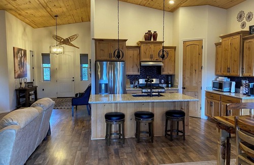 Show Low House | Charming 2-bedroom house with WiFi, AC in superb Show Low