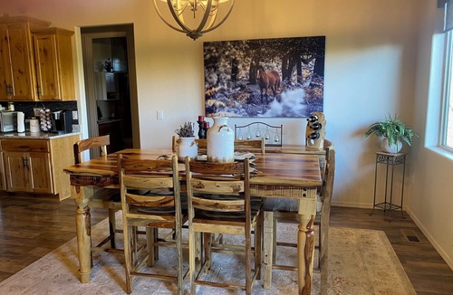 Show Low House | Charming 2-bedroom house with WiFi, AC in superb Show Low