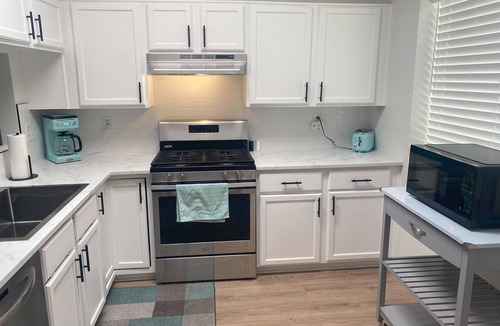 La Joya Verde House | Charming 2-bedroom single story town home in peaceful Green Valley