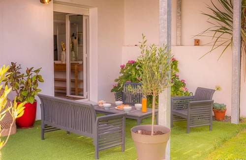 Larmor-Plage Apartment | Charming 2BR Garden Apartment 300m from Beach and Shops - Larmor-Plage
