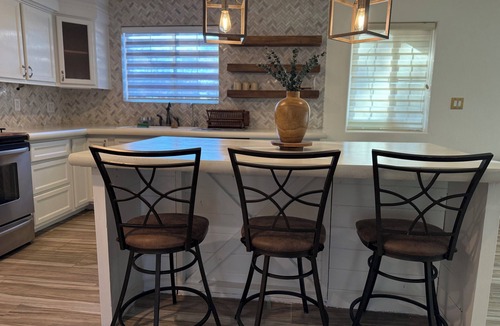 Tolleson Other | “Charming 3-Bed Haven Near Nature & Raceway”