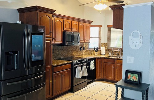 Deer Valley House | Charming 3-bedroom house with AC, WiFi in phenomenal Phoenix