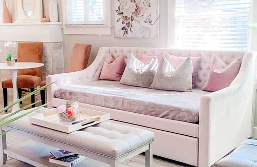 Governmental Mall House | Charming 3BR Bungalow for Bachelorette + Bridal