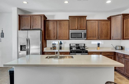 Crystal Point House | Charming 4-bedroom house with Pool in enjoyable Avondale