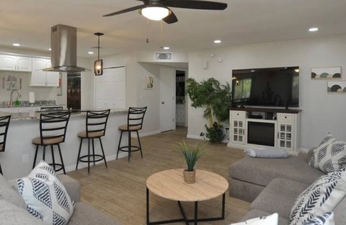 Saguaro Miraflores House | Charming 5BR w/Heated^ Pool/Hot Tub/BBQ/Mtn Views
