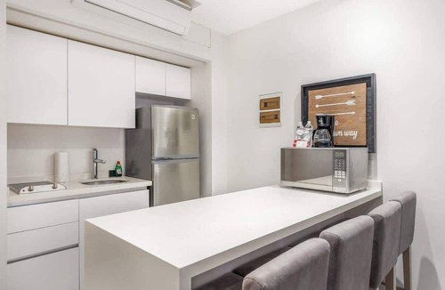 Downtown Condo | Charming Beachside Condo w High-Speed WiFi
