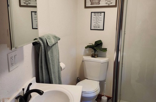 Show Low Cabin | Charming cabin with WIFI and AC in delightful Show Low Minimum 2 night stay.