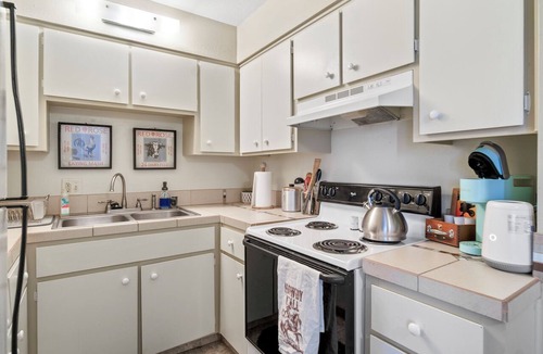 Wickenburg Condo | Charming Condo in Downtown Wickenburg - Walk to Events, Shopping and Dining