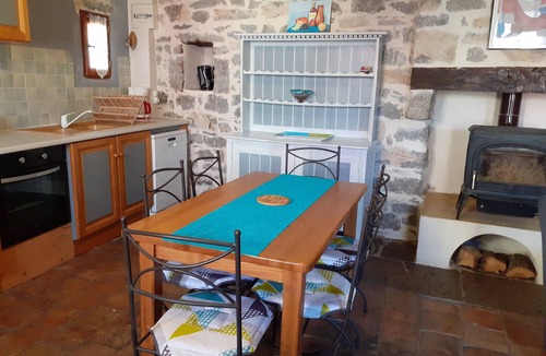Joyeuse House | Charming cottage la FENIERE * in quiet area, 105m², 3 ch, heated swimming pool