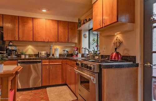 West Sedona Cabin | Charming Cottage: Your Cozy Retreat!