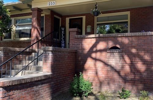 Prescott Cottage | Charming Downtown Historic Cottage. Walk to Downtown!